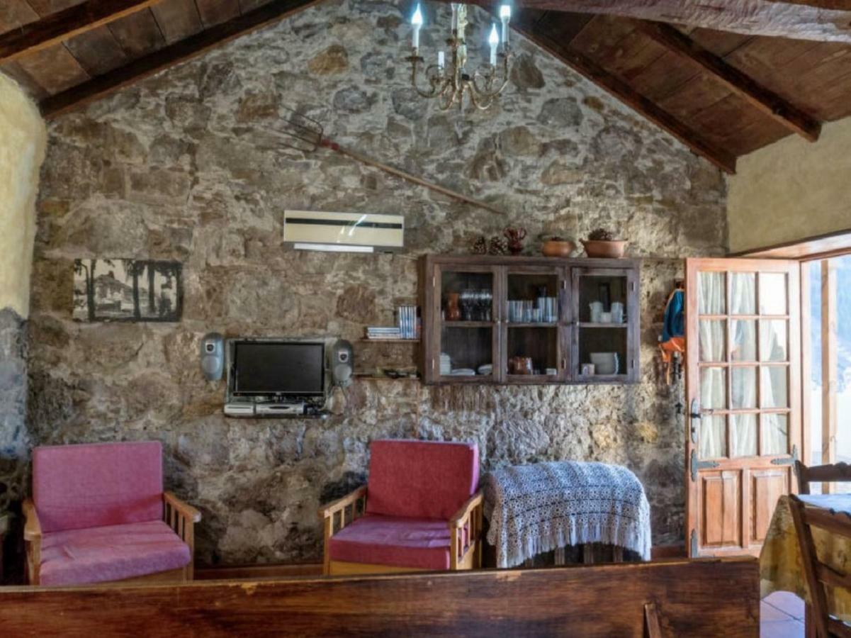 - Laendliches Haus, Pepita La De Flores * Tejeda (Gran Canaria)