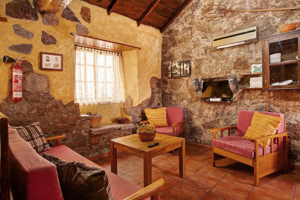- Laendliches Haus, Pepita La De Flores * Tejeda (Gran Canaria)