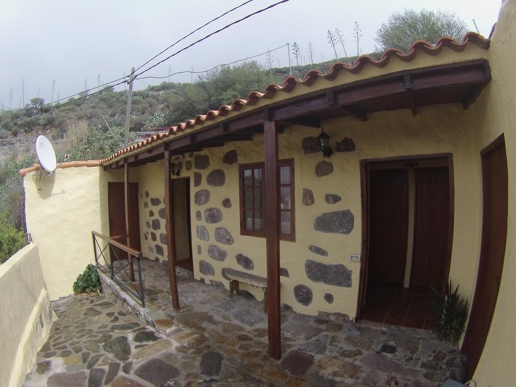 - Laendliches Haus, Pepita La De Flores